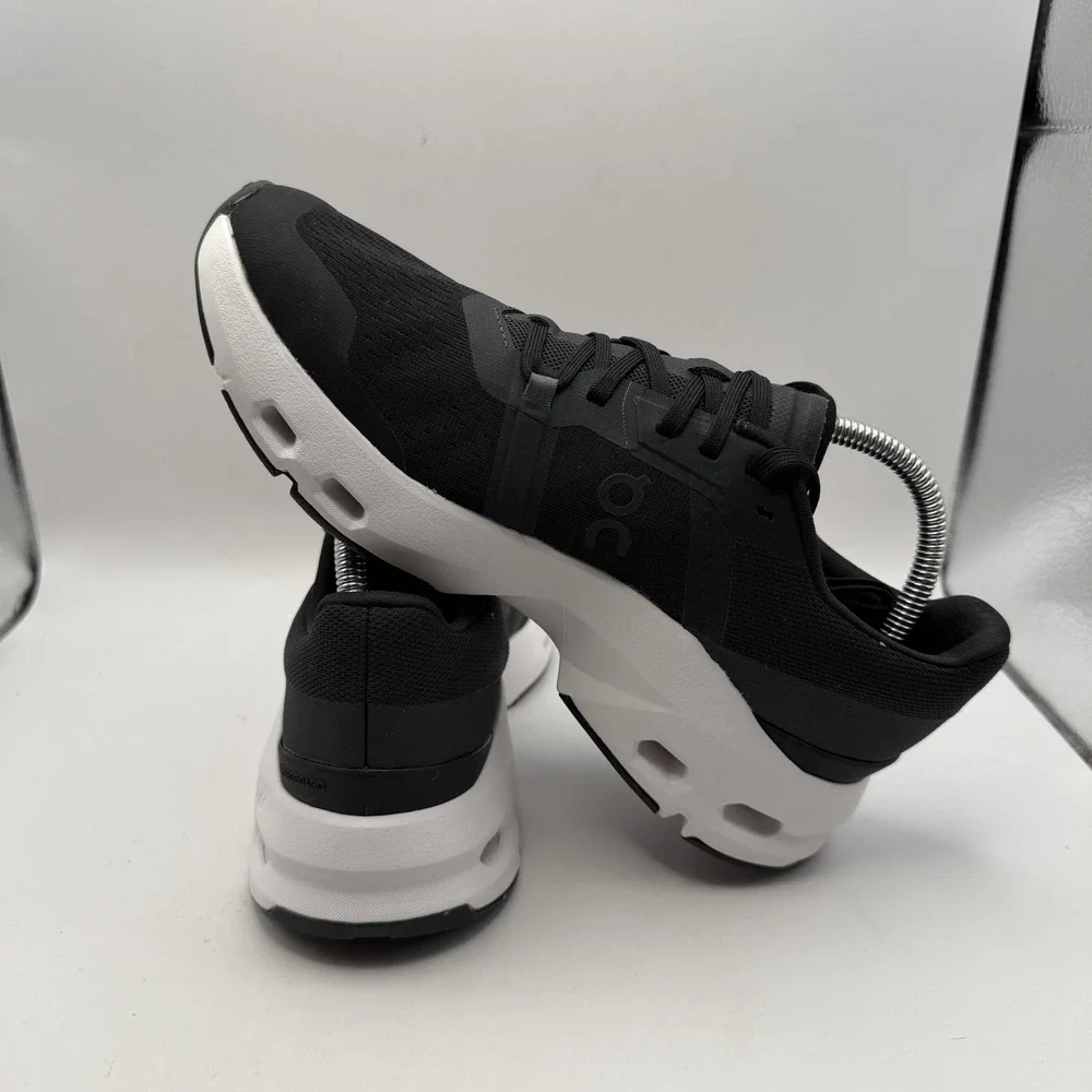 On‎ Women's Cloudpulse Sneakers Size 10 Black and White New